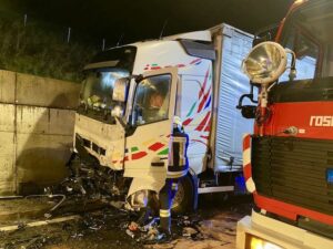 Tragico frontale tra un suv e un camion in Pusteria: un morto e due feriti 2 395954967 734108652081756 3252953377835782863 n