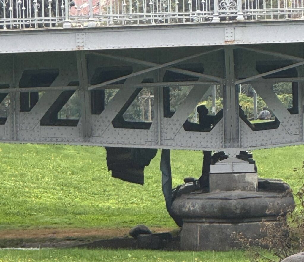 Nuovo bivacco sotto il ponte Talvera: la Lega chiede azioni concrete 2 pontetalv1 2 1