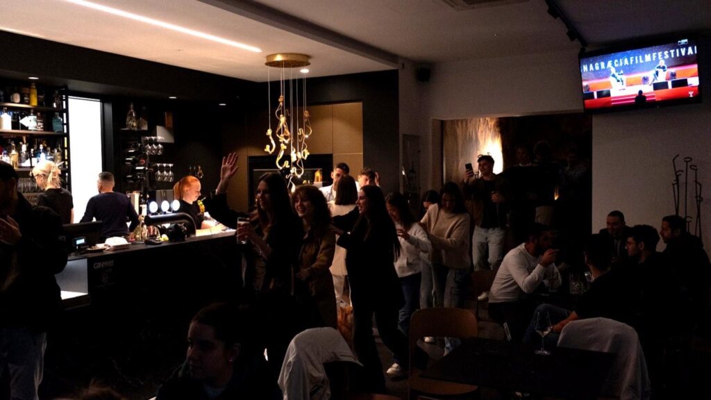 The Lounge Bar Sope: Il Passaggio Generazionale che Funziona 2 dc748a97 0809 4bbe bfc3 c1d0efaccf3c 1