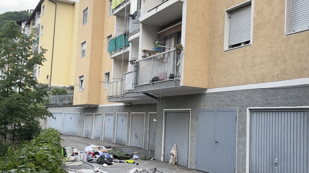 Tragedia sfiorata in via Castel Flavon: esplode una bombola del gas, grave un anziano 2 img 4889 2 1